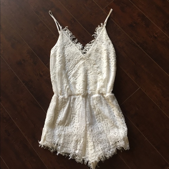 NWOT White Lace Romper - Picture 2 of 7